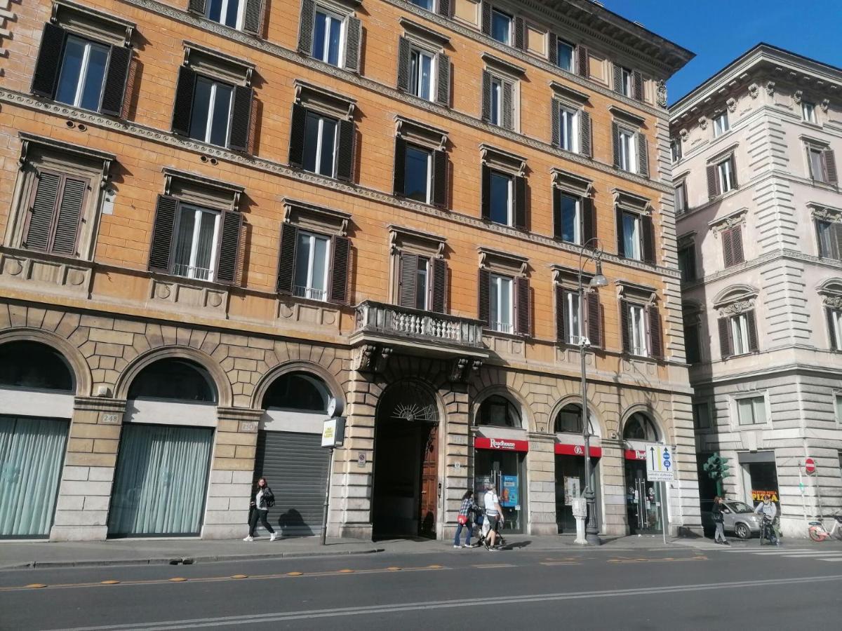 Vittorio Emanuele By Halldis Rome Buitenkant foto